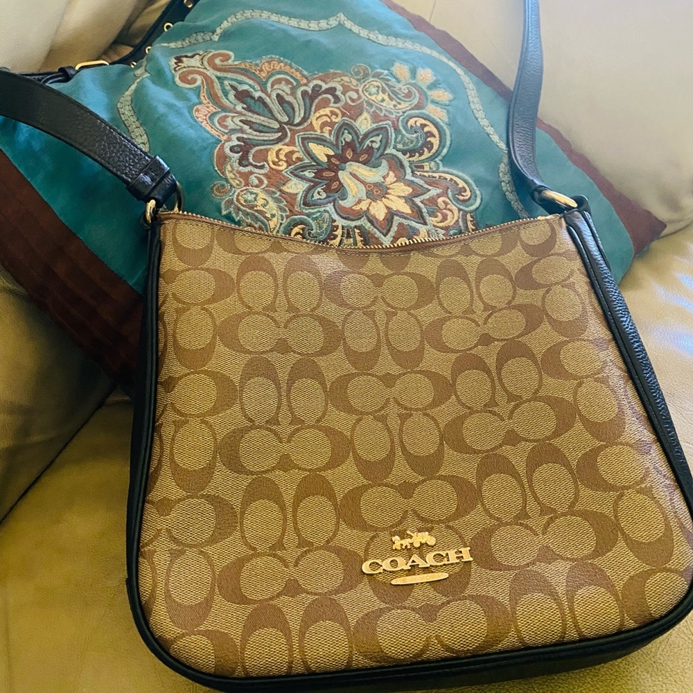 Coach cross body handbag‼️‼️ (SOLD)‼️‼️
